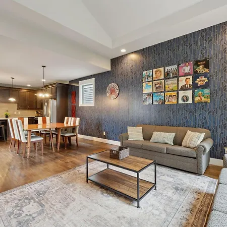 Stylish Duplex Near Downtown & East Nashville Fun